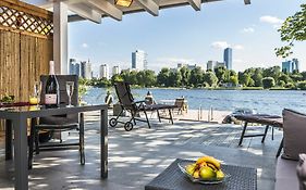 Ajo Vienna Beach - Contactless Check-In